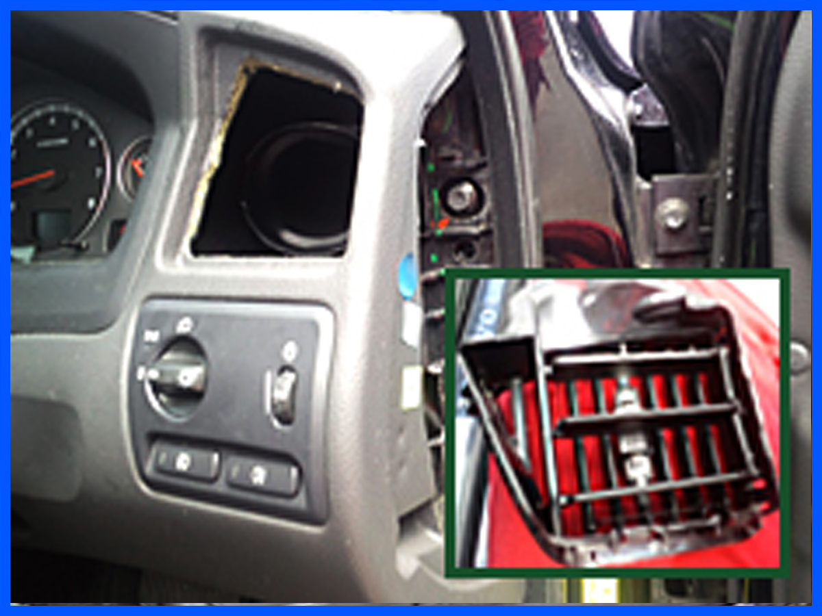 エアコン吹き出し口損壊